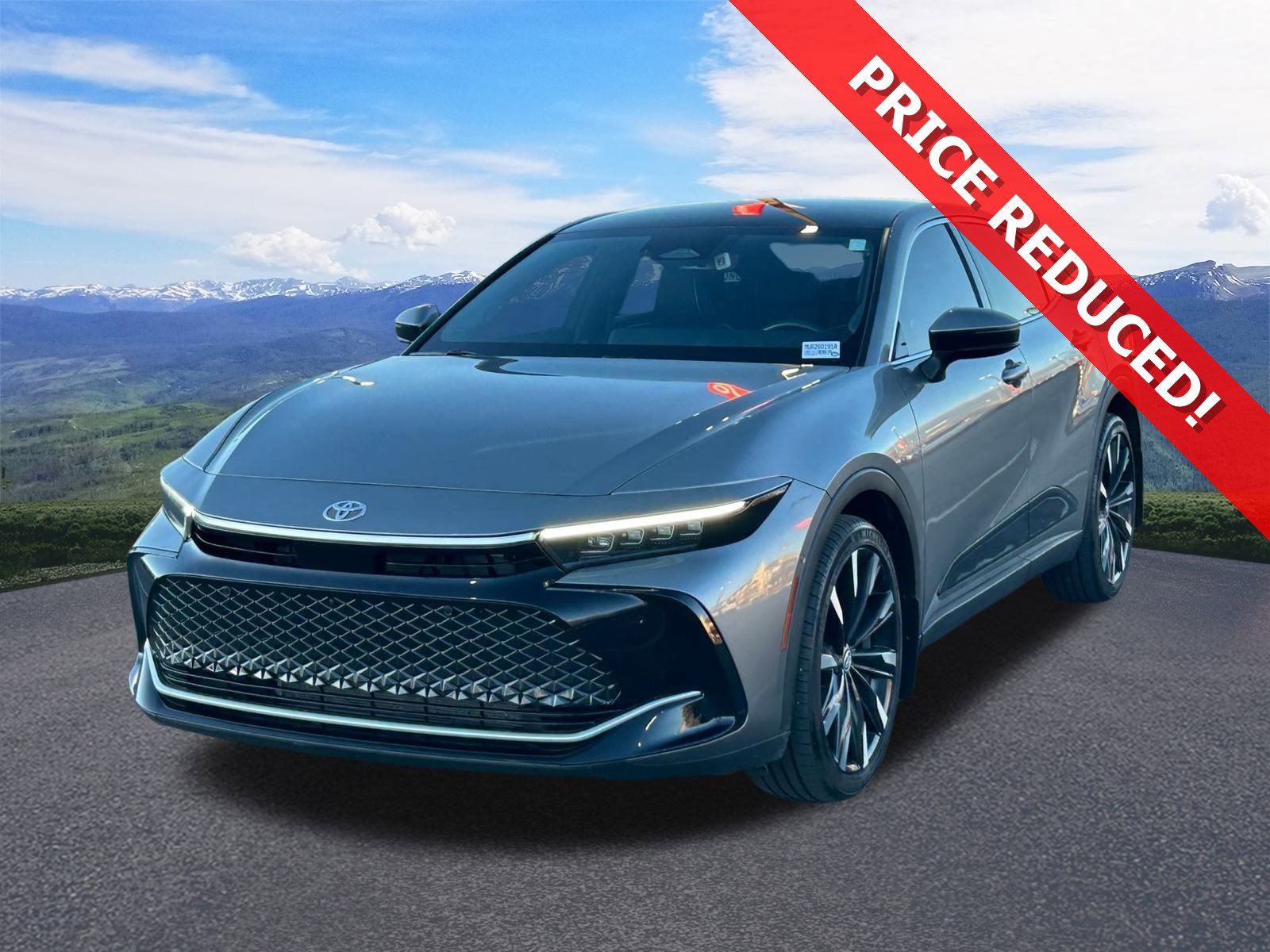 Used 2023 Toyota Crown Platinum image 1