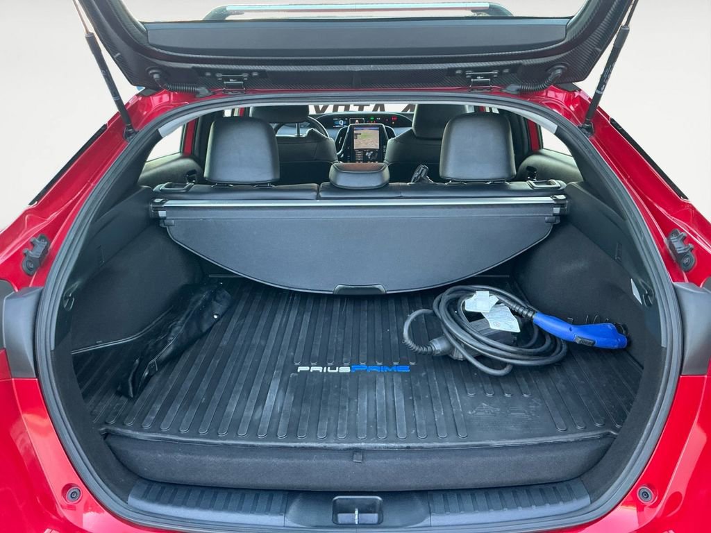 Used 2022 Toyota Prius Prime XLE image 17