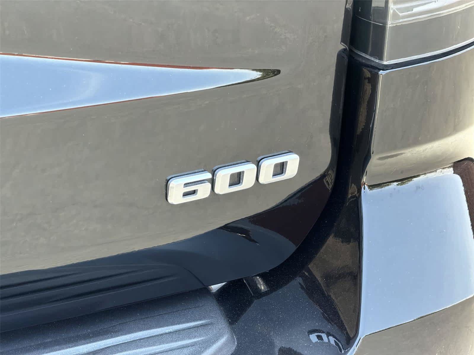 Used 2025 Cadillac Escalade Premium Luxury RWD image 8