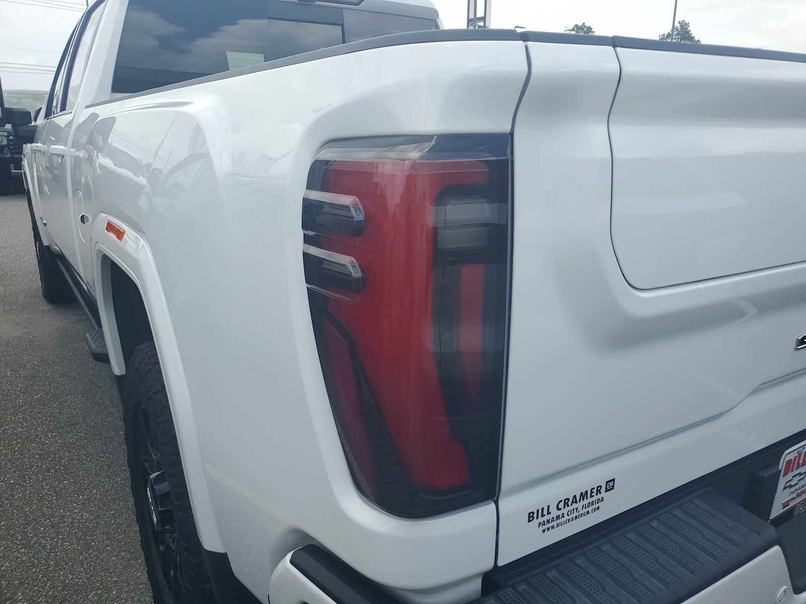 Used 2024 GMC Sierra 2500 AT4 w/ AT4 Premium Plus Package AWD/4WD image 19