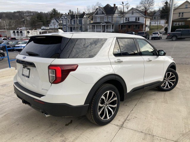 Certified 2022 Ford Explorer ST-Line w/ Class IV Trailer Tow Package image 3
