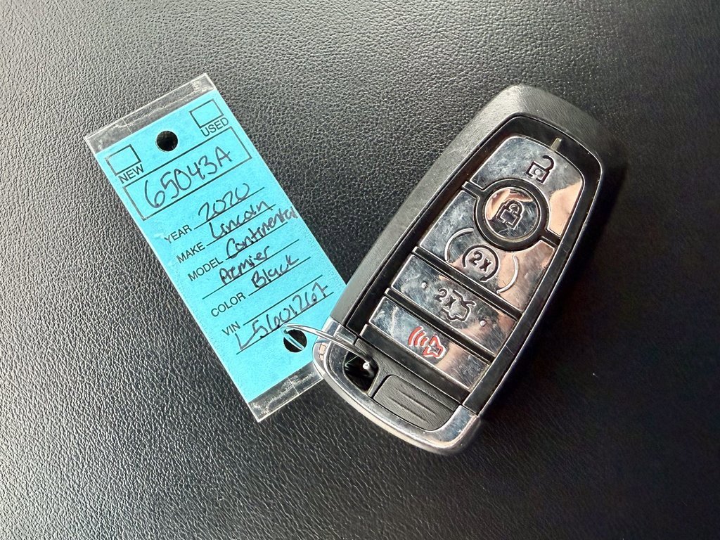 Used 2020 Lincoln Continental AWD w/ Premium Package image 28