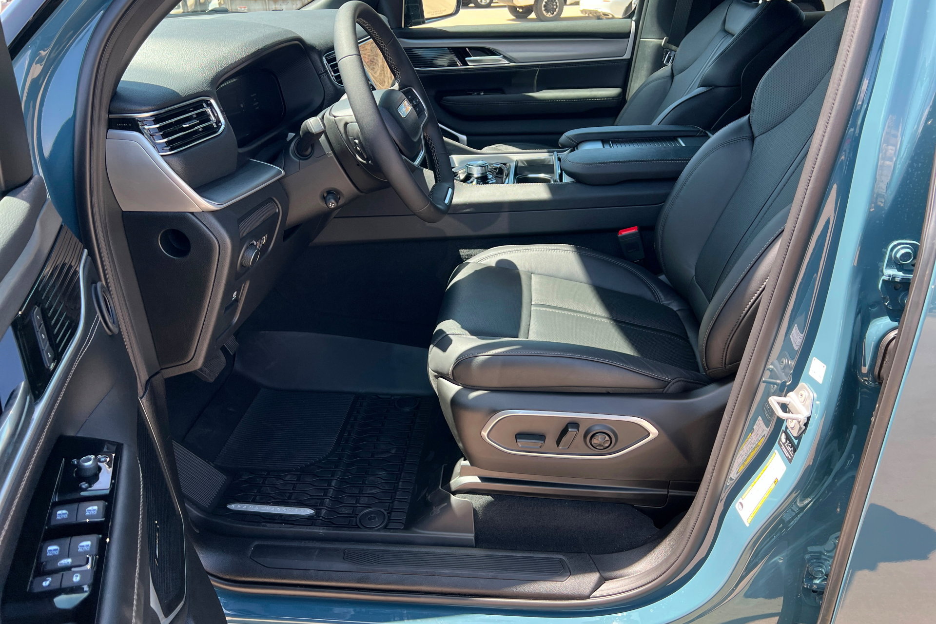 New 2026 Jeep Grand Wagoneer 4WD image 17