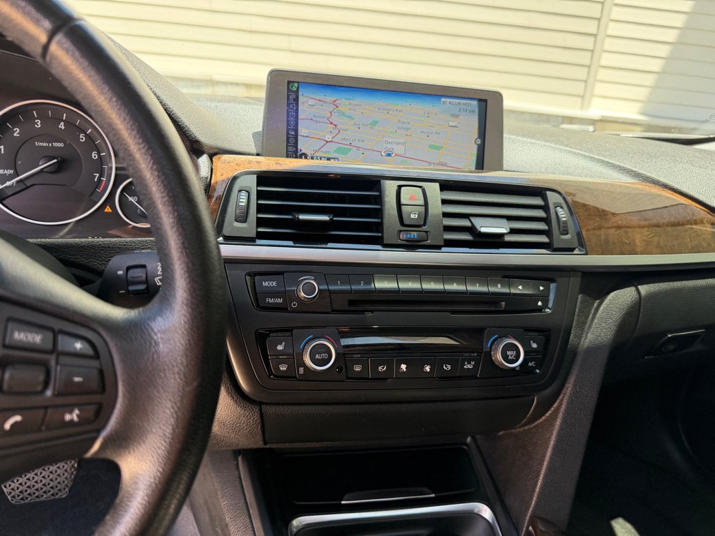 Used 2015 BMW 320i xDrive Sedan AWD/4WD image 19