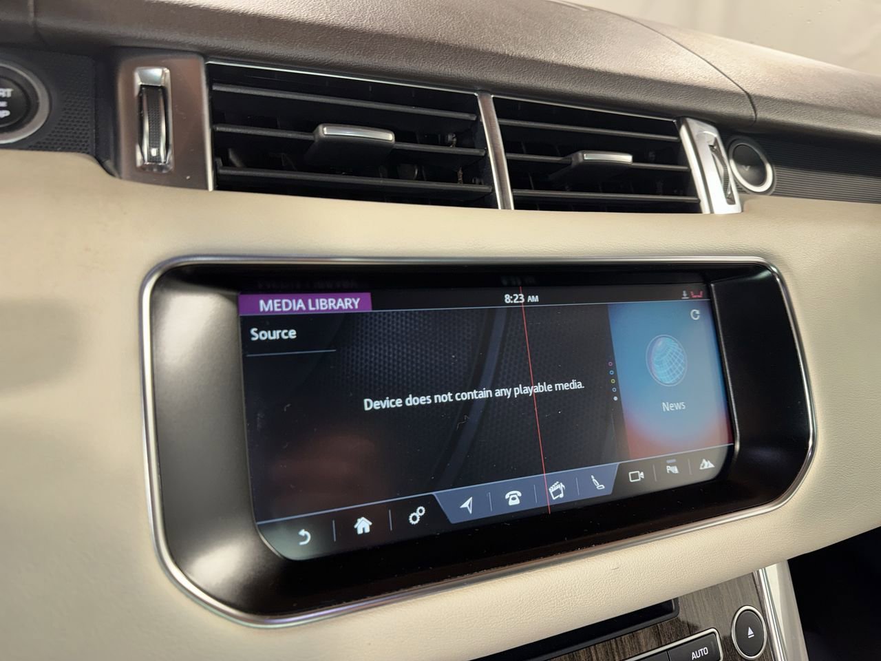 Used 2017 Land Rover Range Rover Sport HSE image 24