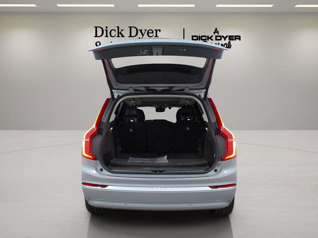 Certified 2025 Volvo XC90 B6 Plus image 15