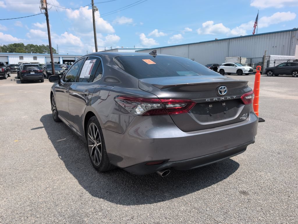 Used 2022 Toyota Camry XLE FWD image 6