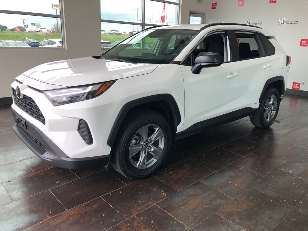 Used 2025 Toyota RAV4 LE image 3