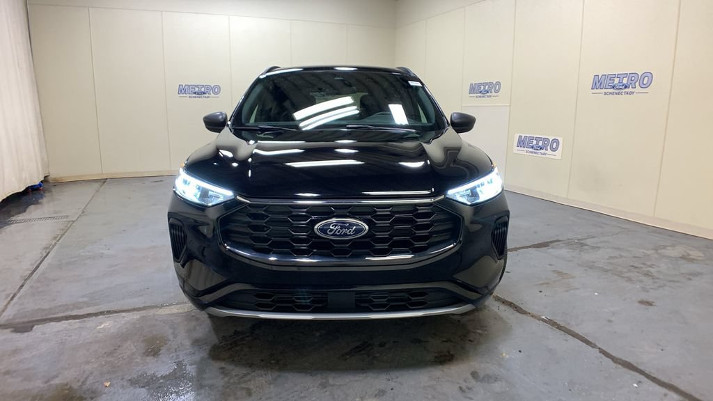Used 2024 Ford Escape ST-Line w/ Tech Pack #1 AWD/4WD image 8