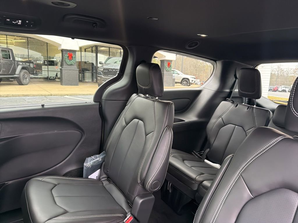 New 2026 Chrysler Pacifica Select image 20