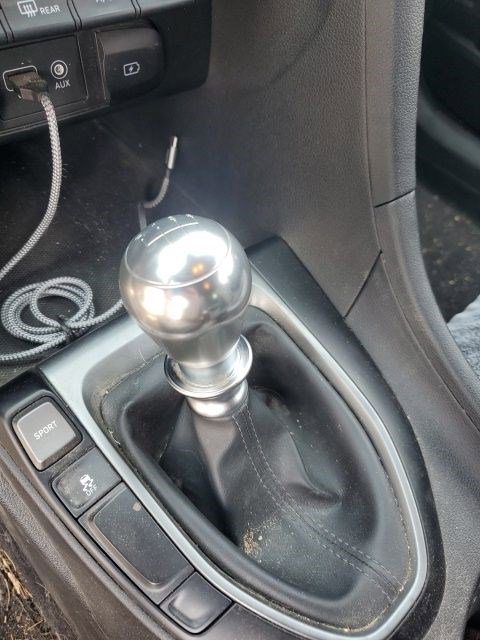 Used 2020 Hyundai Veloster Turbo R-Spec image 13