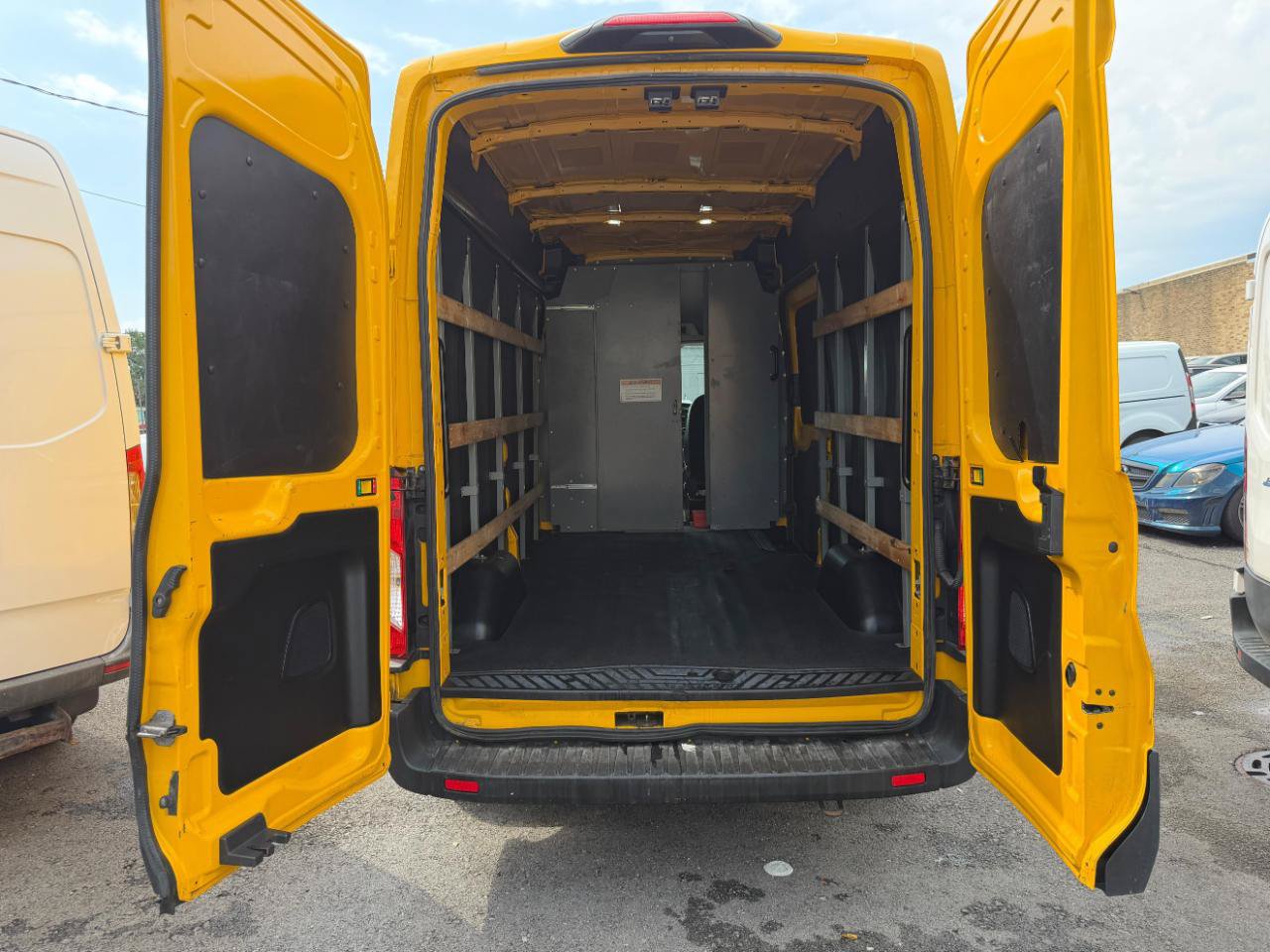 Used 2022 Ford Transit 250 148 High Roof w/ Load Area Protection Package RWD image 28