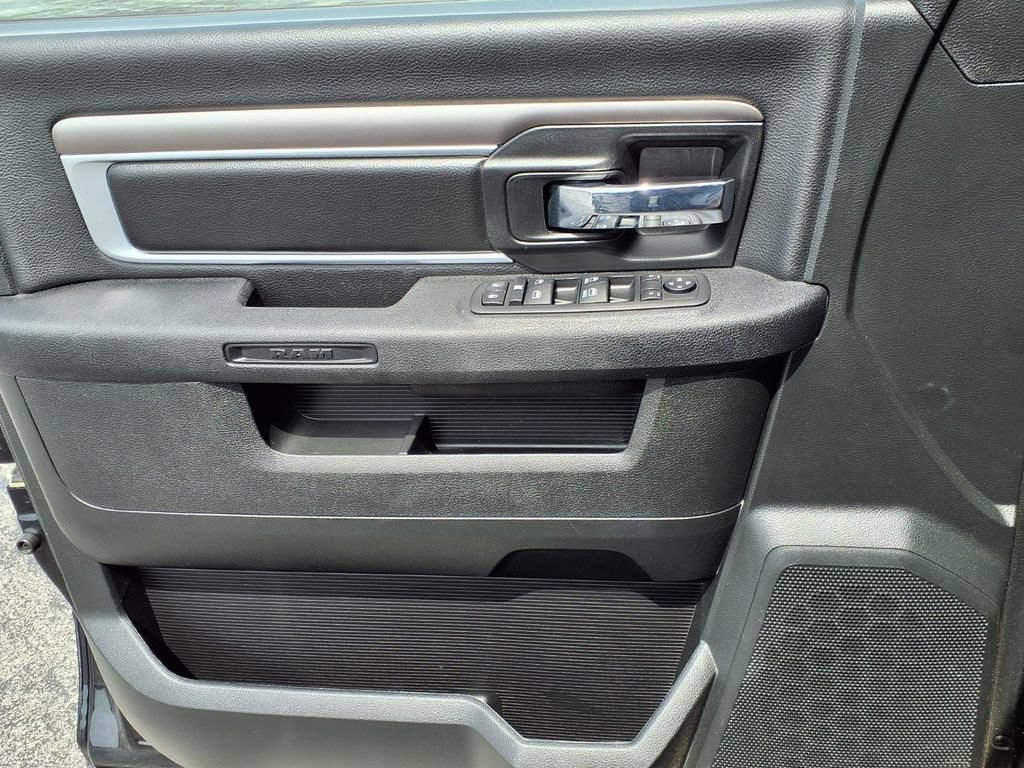 Used 2024 RAM 1500 Warlock AWD/4WD image 17