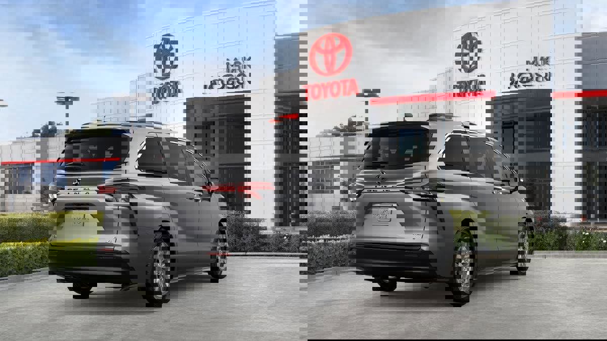 New 2026 Toyota Sienna XLE image 9