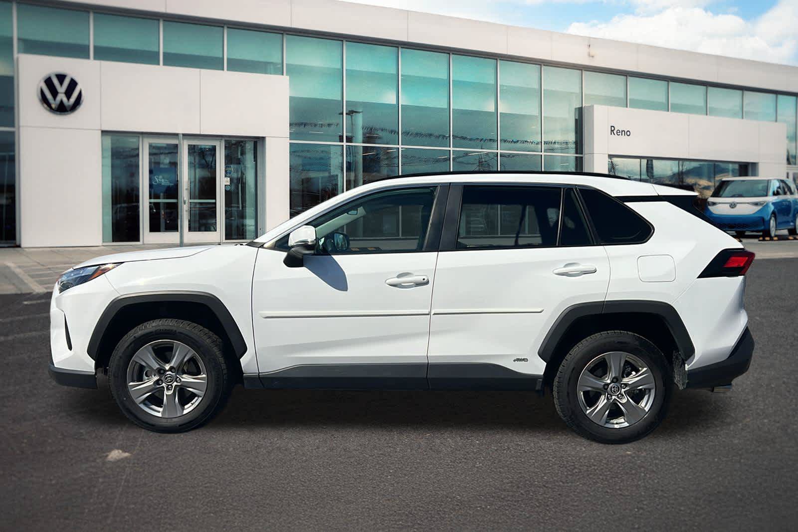 Used 2024 Toyota RAV4 LE AWD/4WD image 8