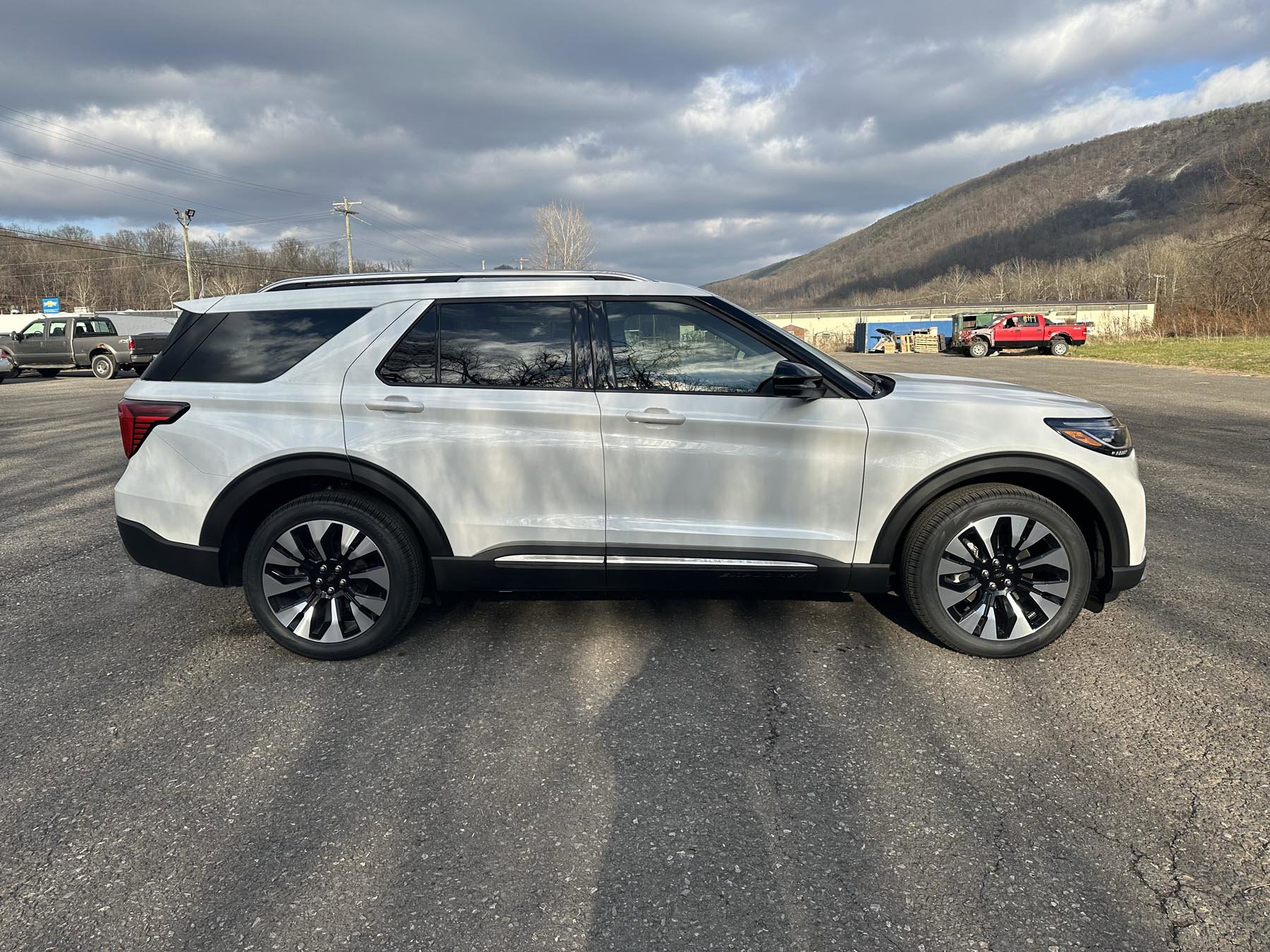 New 2026 Ford Explorer Platinum w/ LUX Leather Package image 8