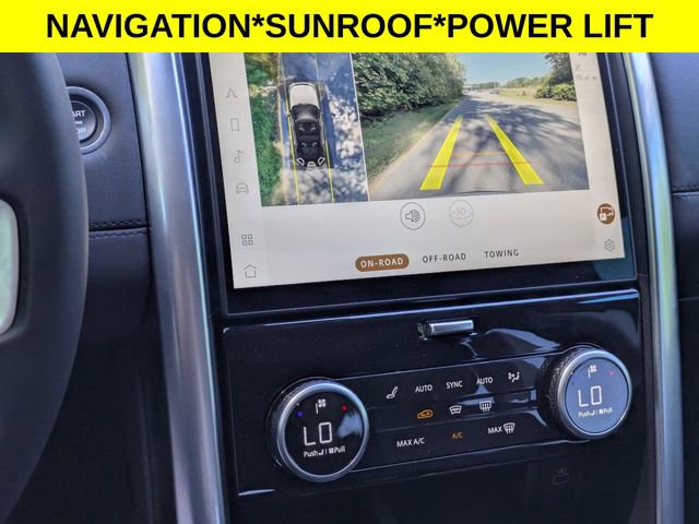 Used 2023 Land Rover Discovery S image 22