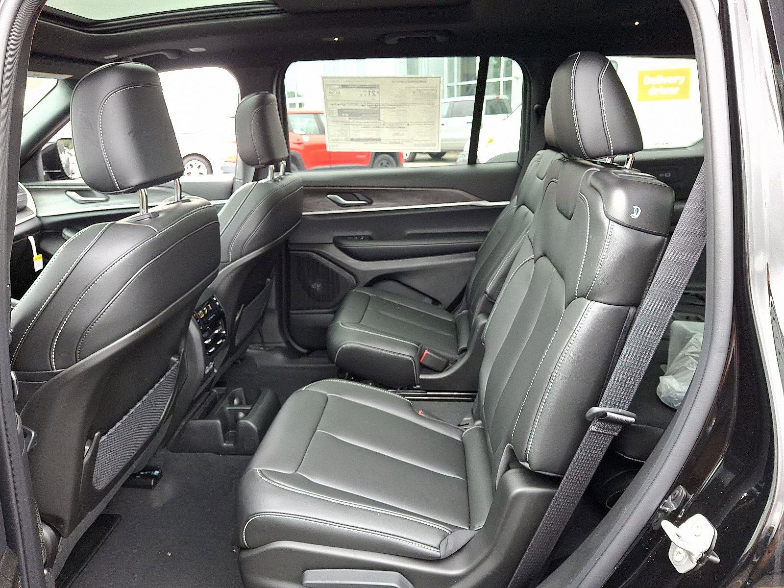 New 2025 Jeep Grand Cherokee L Limited w/ MOPAR Finishing Package image 7