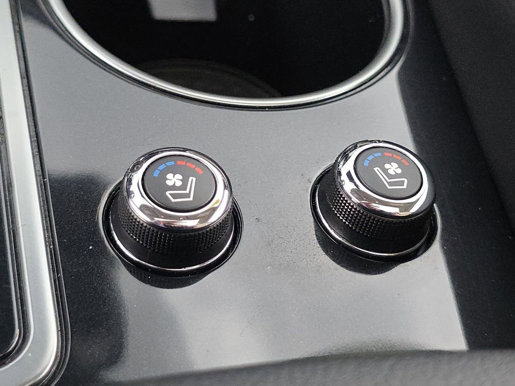 Used 2023 Nissan Maxima Platinum w/ Sport Mat Group FWD image 27