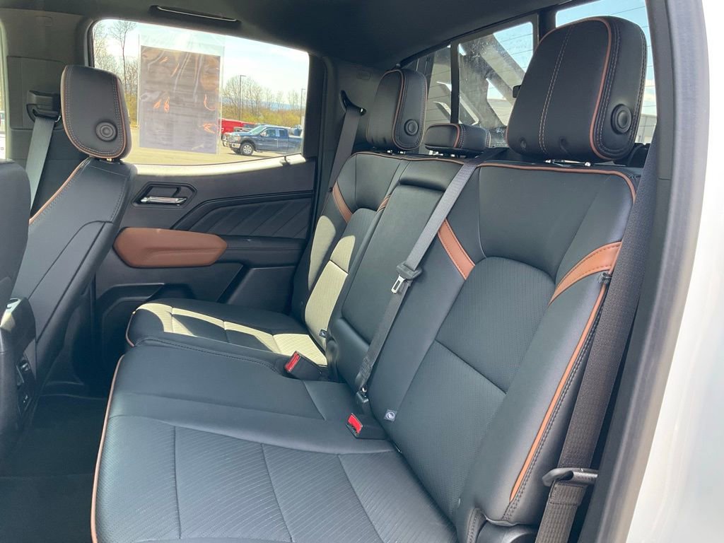 Used 2025 GMC Canyon AT4 w/ Nightfall Edition image 21