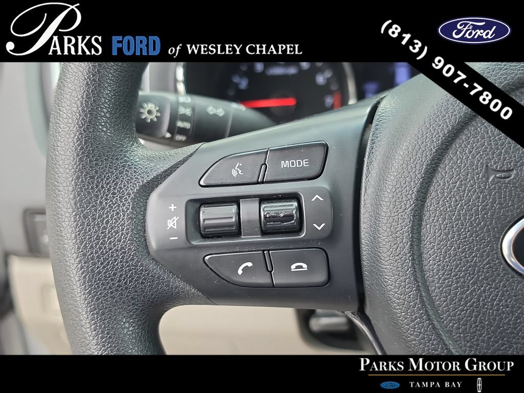 Used 2021 Kia Sedona LX FWD image 27
