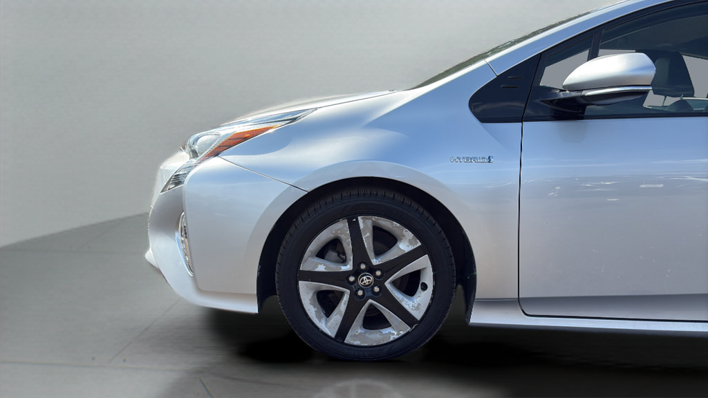 Used 2016 Toyota Prius Three Touring FWD image 25