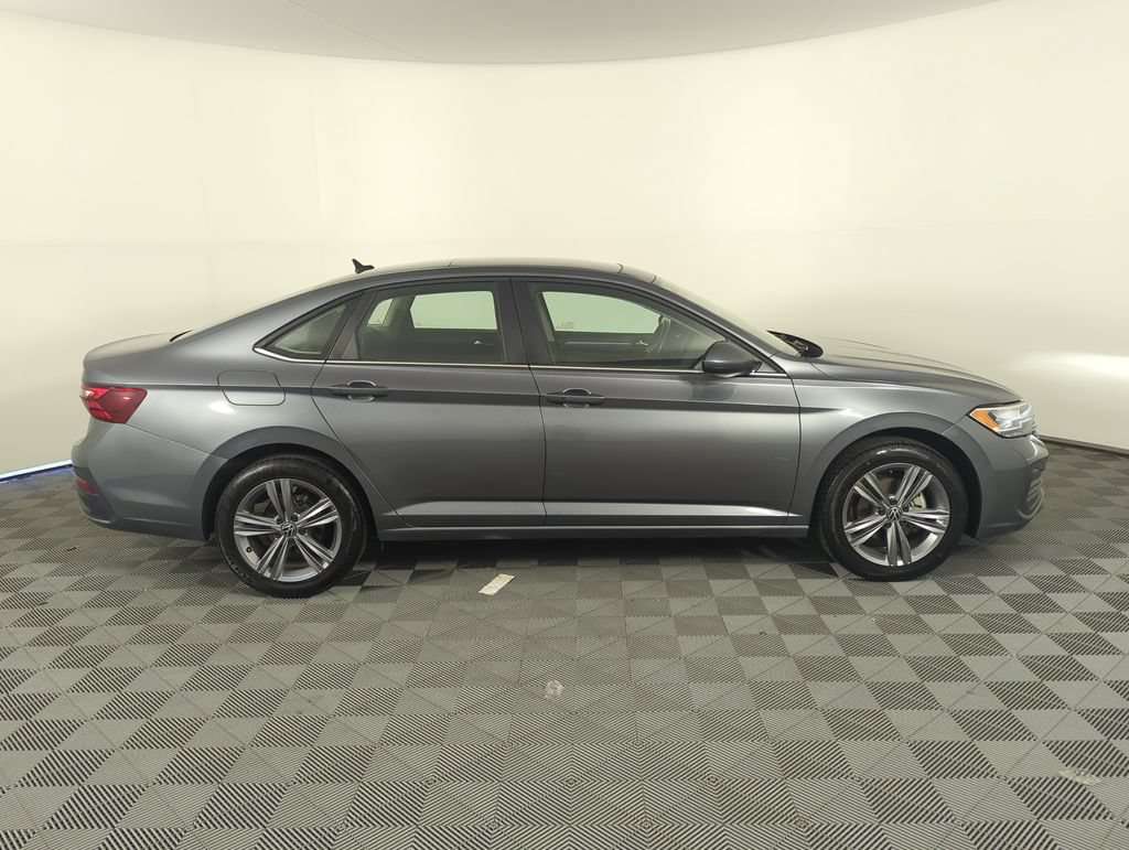 Used 2024 Volkswagen Jetta SE FWD image 7