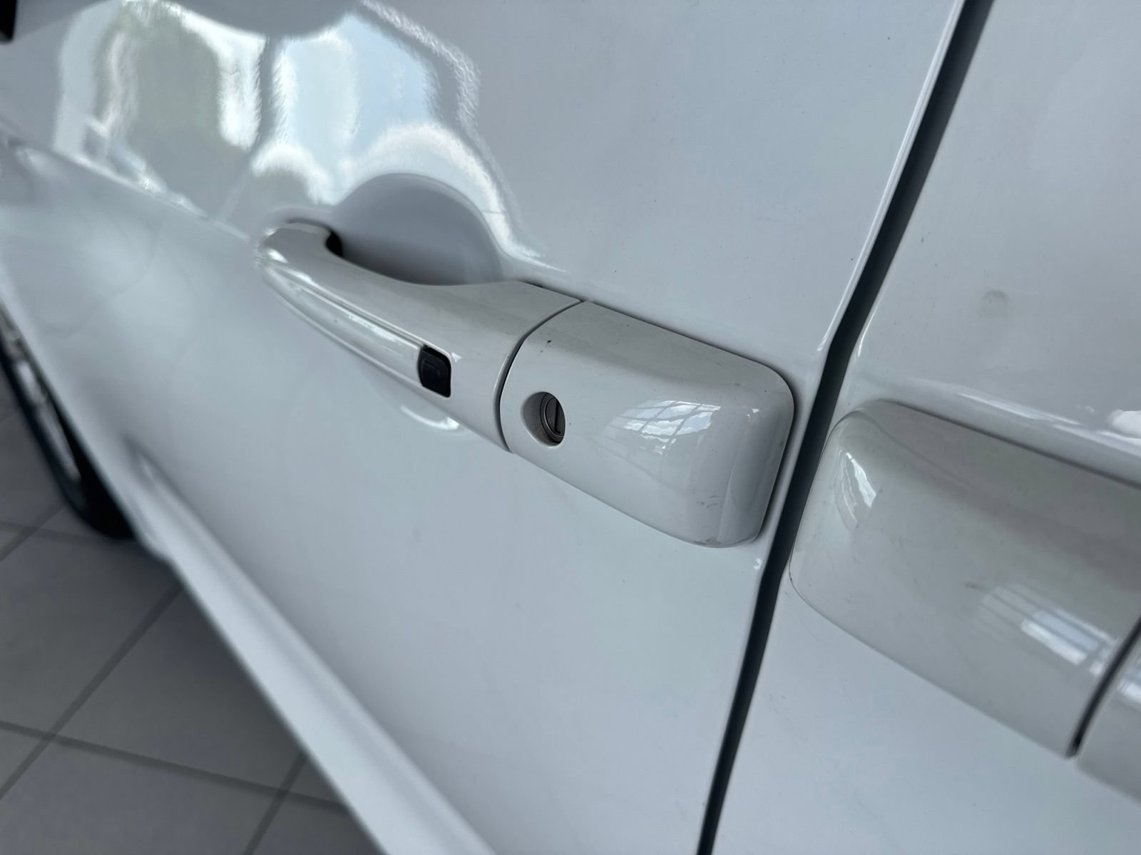 Used 2023 Chrysler Voyager LX FWD image 13