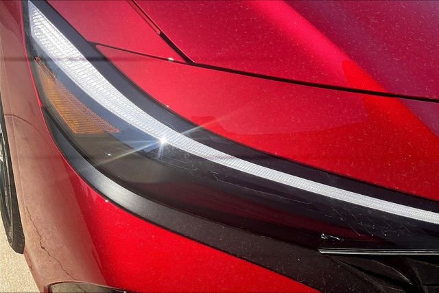 New 2025 Hyundai Elantra Limited image 31