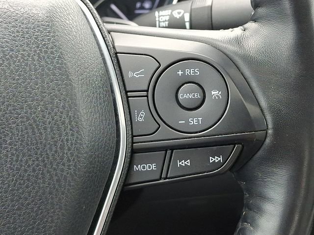 Used 2020 Toyota Camry SE w/ Moonroof Package image 21