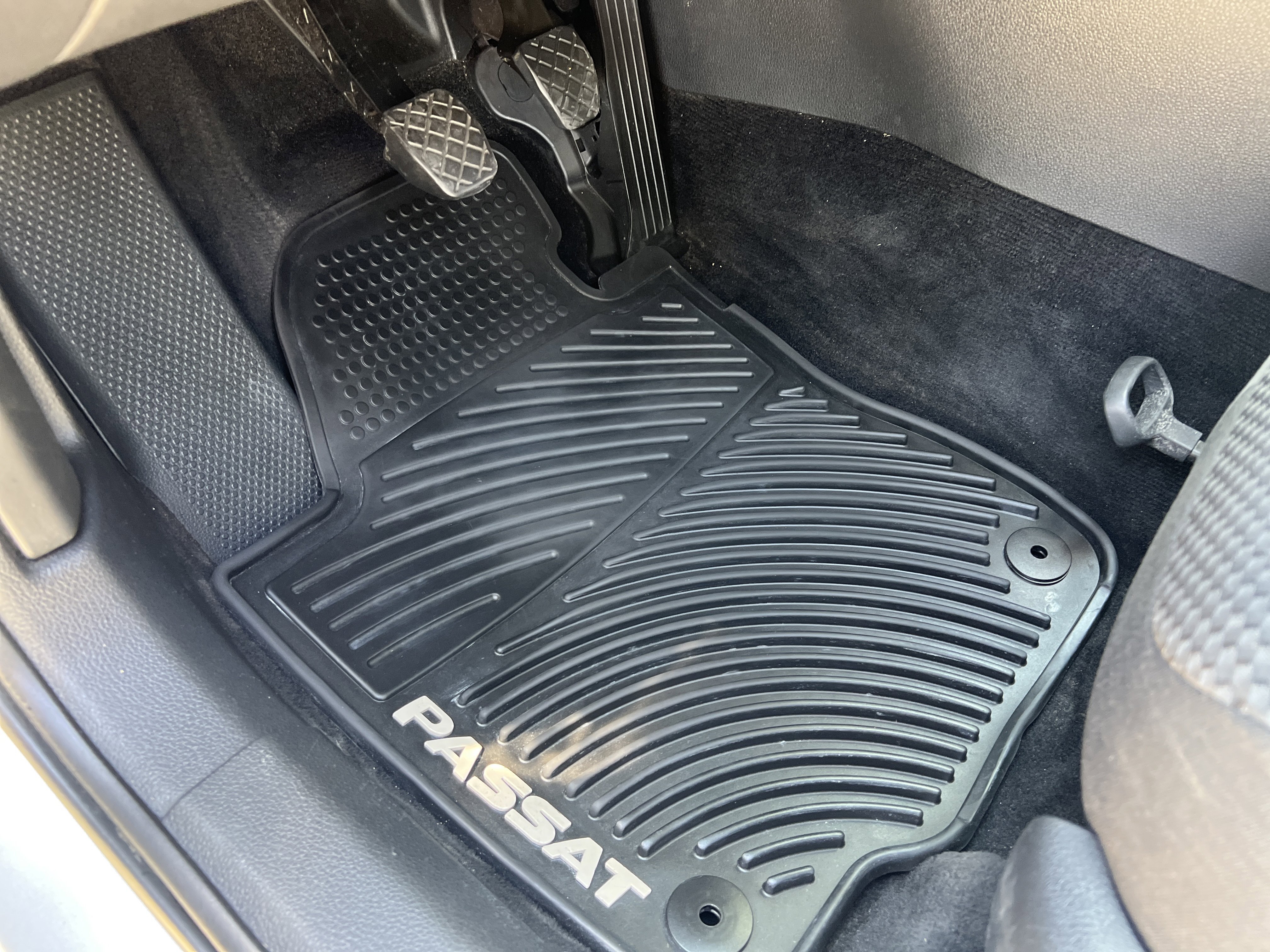 Used 2014 Volkswagen Passat S image 15