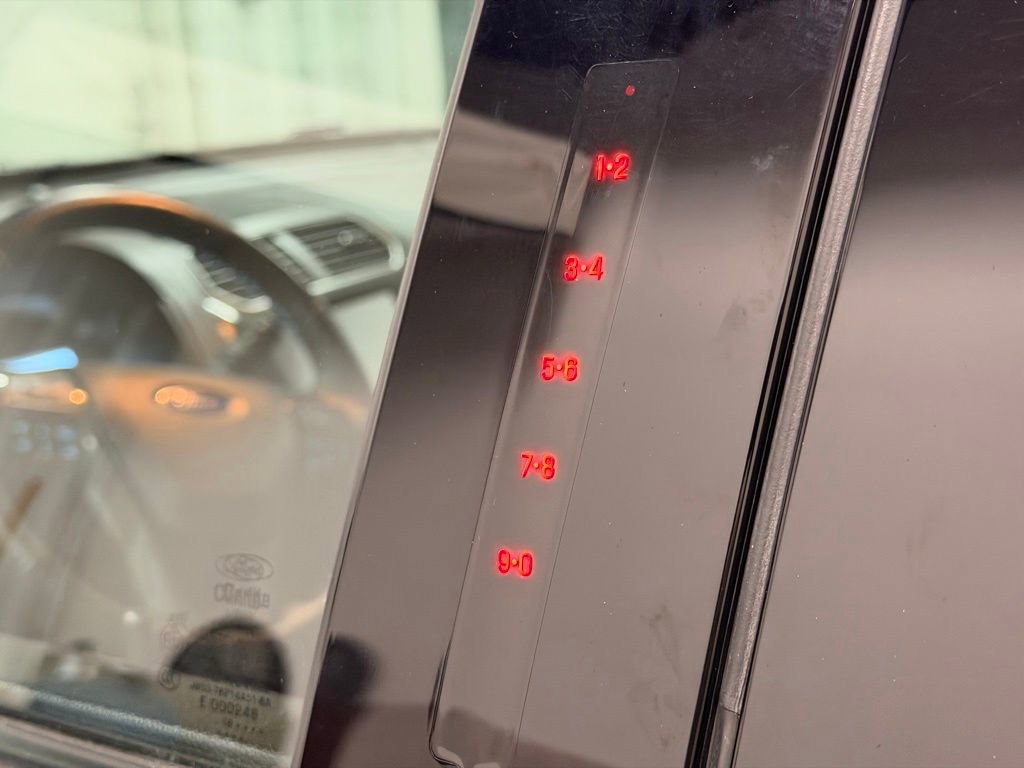 Used 2019 Ford Explorer XLT w/ Equipment Group 202A AWD/4WD image 29