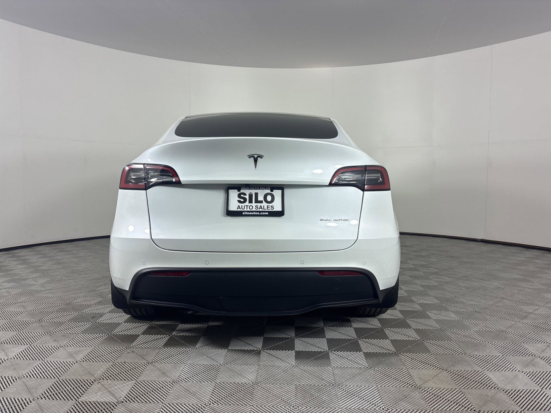 Used 2021 Tesla Model Y Long Range image 4