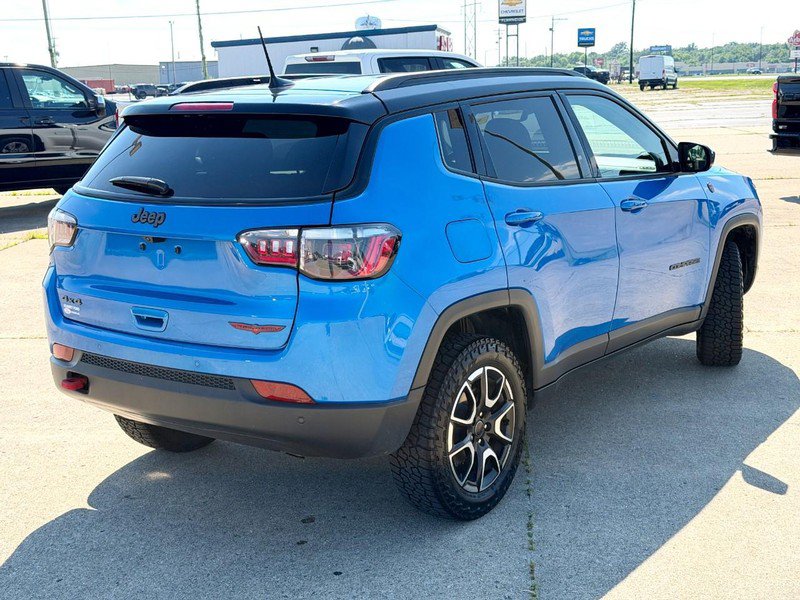 Used 2025 Jeep Compass Trailhawk AWD/4WD image 4