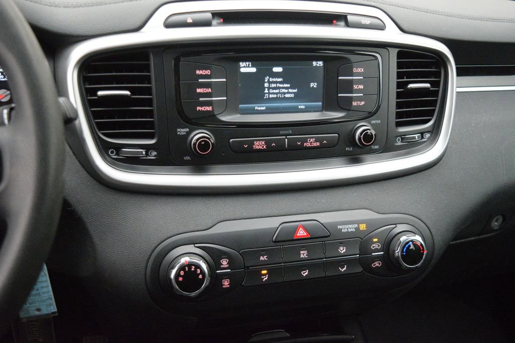 Used 2016 Kia Sorento LX image 22