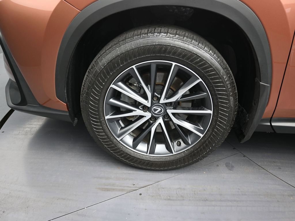 Used 2025 Lexus NX 250 FWD w/ Accessory Package (A2) image 9