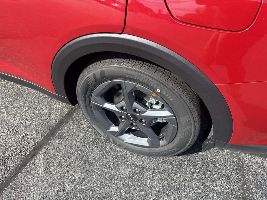 New 2025 Kia K4 LXS image 4