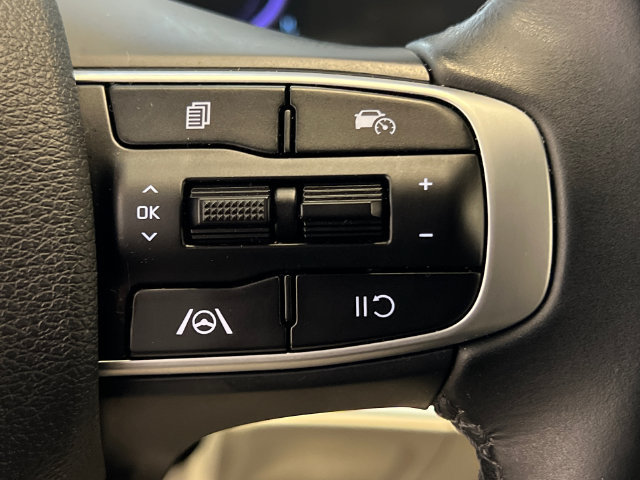 Used 2025 Kia Sportage EX w/ Premium Package FWD image 22