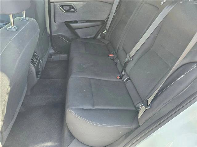 Used 2023 Nissan Rogue S image 16