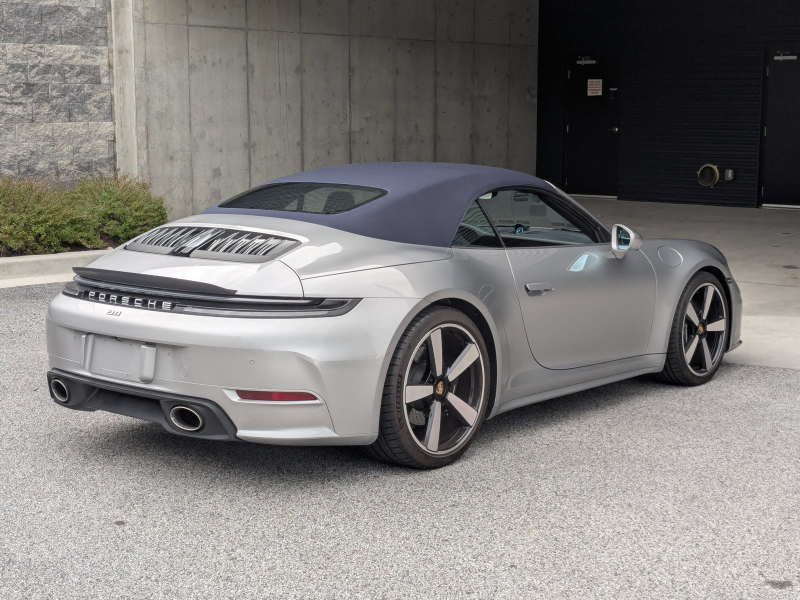 Certified 2025 Porsche 911 Carrera RWD image 10