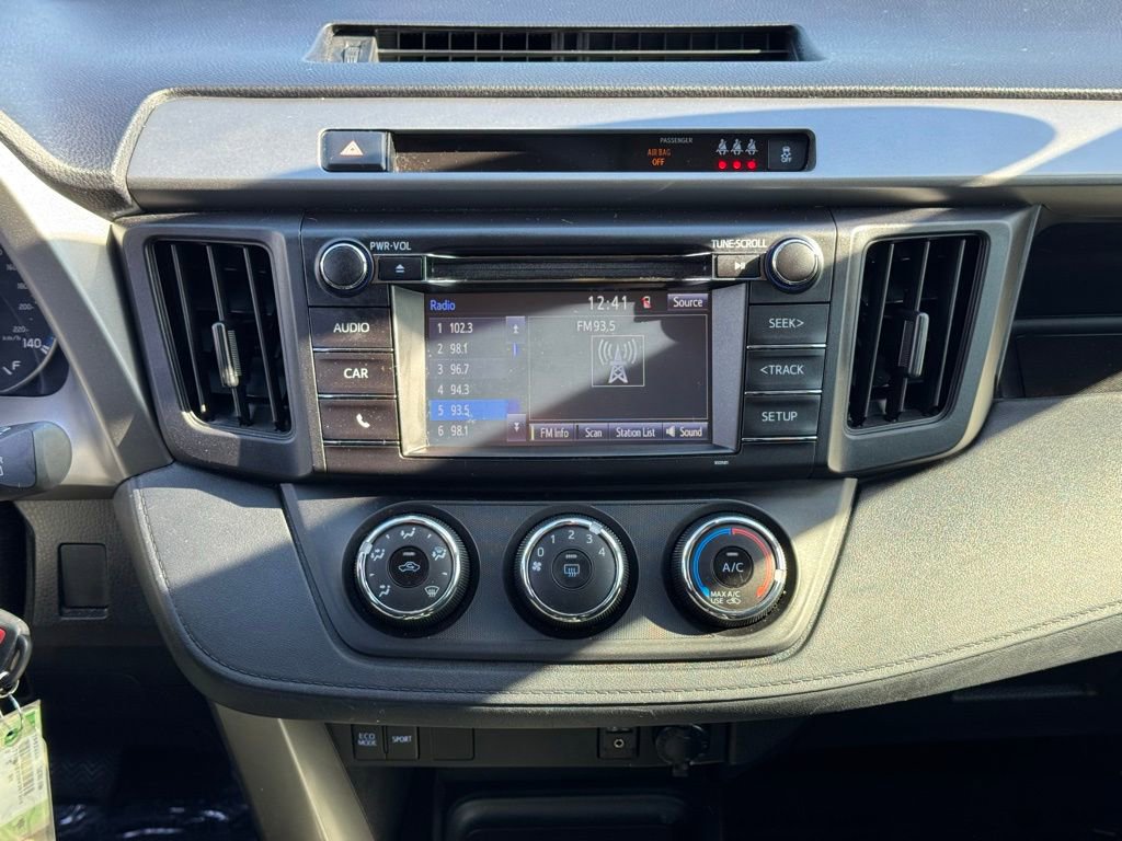 Used 2017 Toyota RAV4 LE image 18