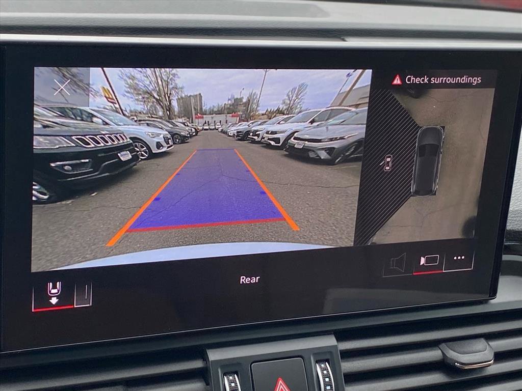 Used 2024 Audi Q5 e Premium Plus w/ Premium Plus Package image 18