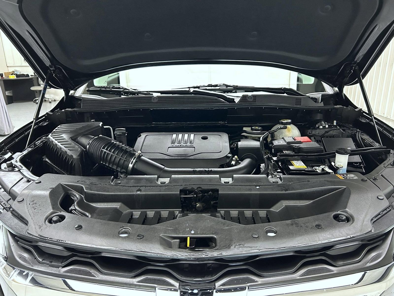 Used 2025 Chevrolet Blazer LT AWD/4WD image 24