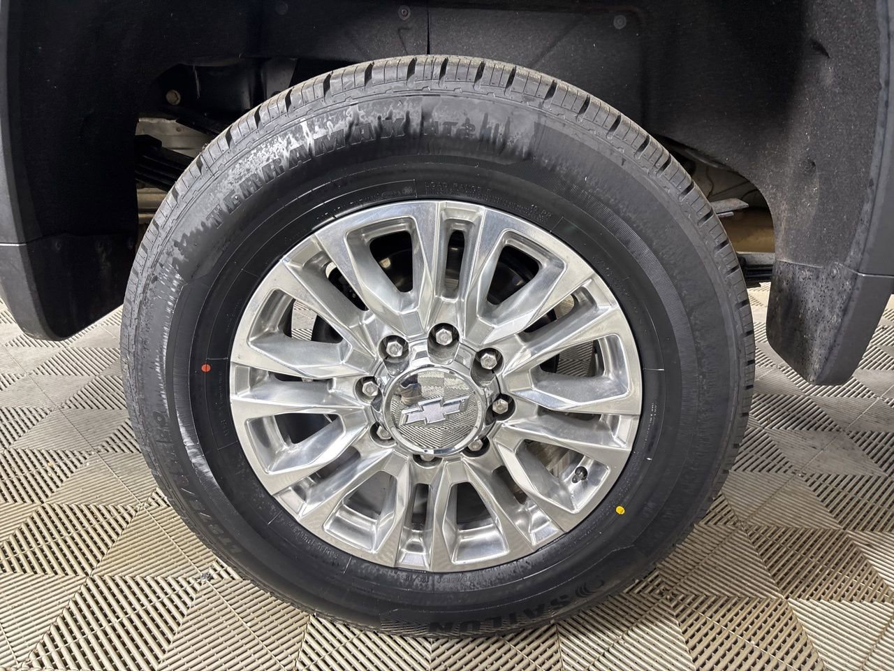 Used 2020 Chevrolet Silverado 3500 High Country w/ Technology Package image 32