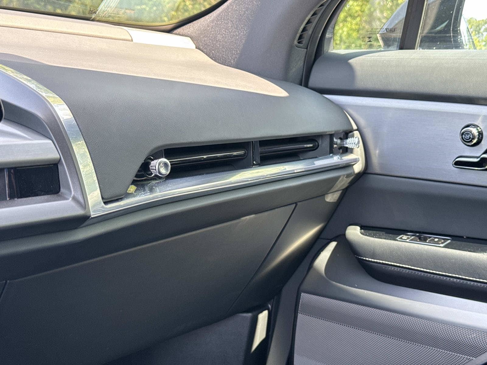 Certified 2026 Cadillac Vistiq Sport w/ LPO, Floor Liner Package AWD/4WD image 25