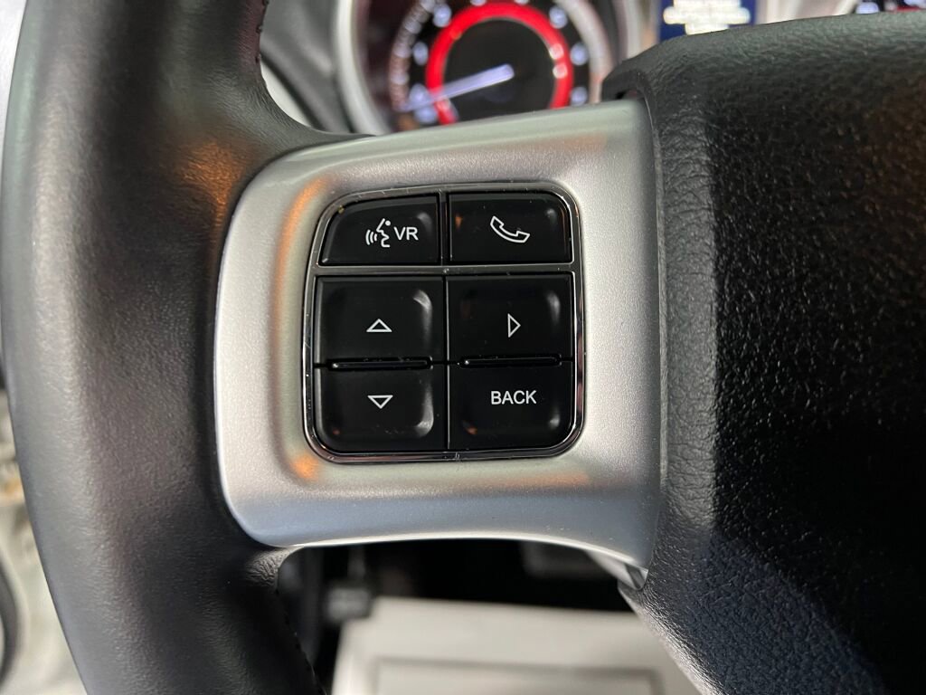 Used 2017 Dodge Journey SXT w/ Comfort/Convenience Group image 11