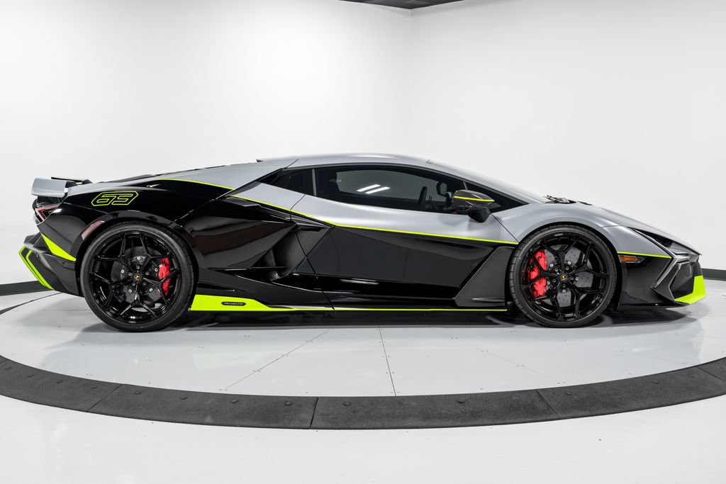 Used 2024 Lamborghini Revuelto AWD/4WD image 2