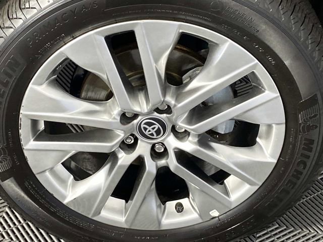 Used 2025 Toyota RAV4 XLE Premium w/ Weather Package AWD/4WD image 31