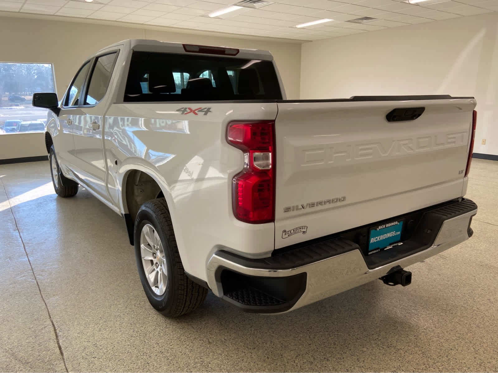Used 2025 Chevrolet Silverado 1500 LT AWD/4WD image 10