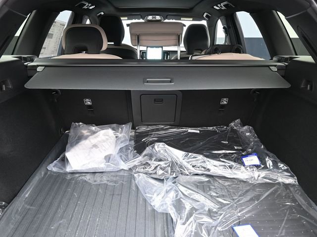 New 2026 Volvo XC60 B5 Plus w/ Protection Package Premier image 32